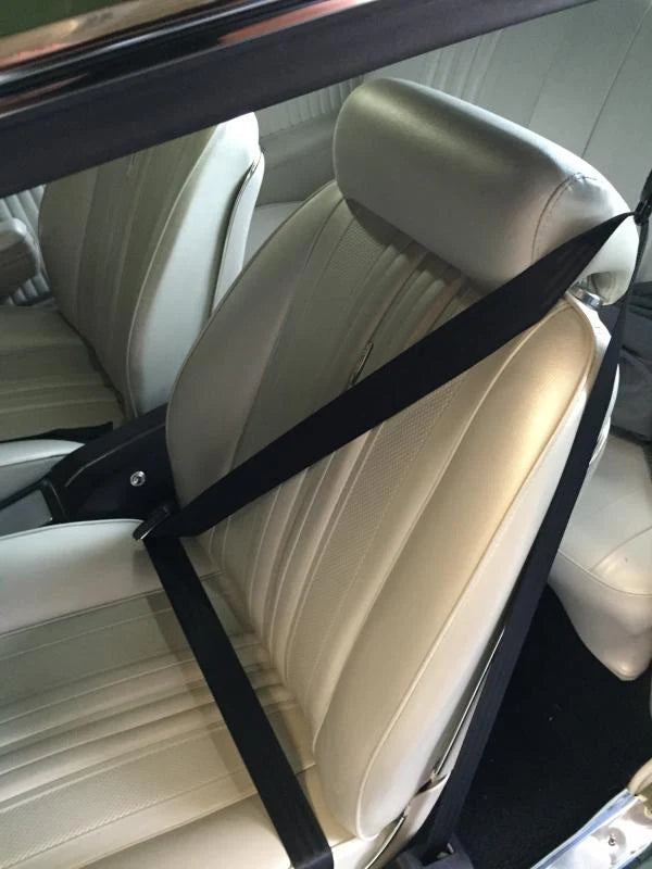 Load image into Gallery viewer, GTO Front 3-Point Seat Belts for Bucket Seats
