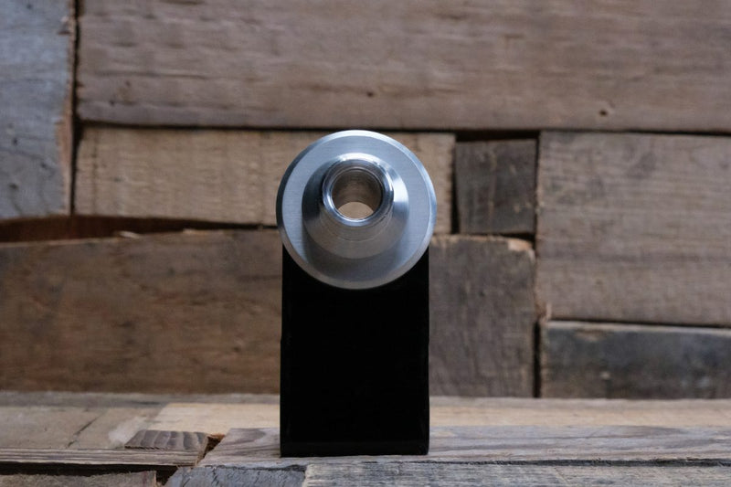 Load image into Gallery viewer, Solo Bulkhead #8 A/C – Discharge
